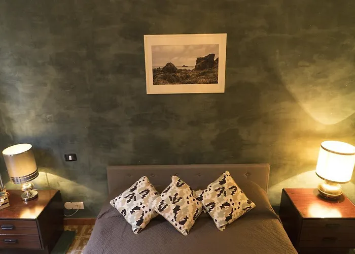Trastevere Corner Eight